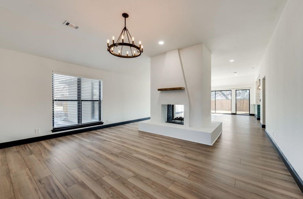 11238 Webb Chapel Ct, Dallas, TX 75229