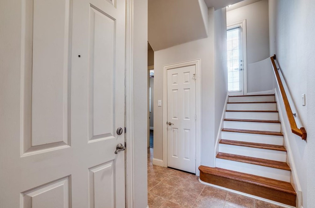5827 Lewis St, Dallas, TX 75206