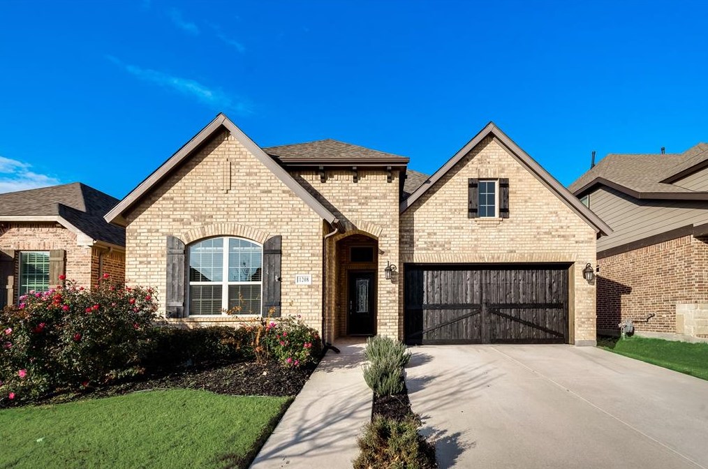 1208 4th St, Argyle, TX 76226