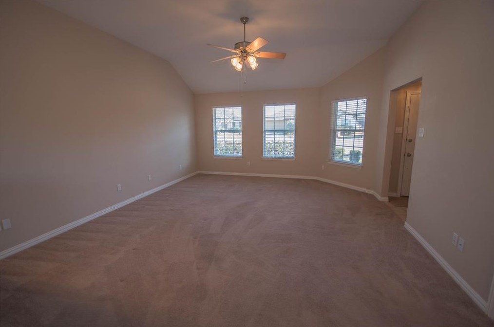 1012 Dawn Ct, Granbury, TX 76048