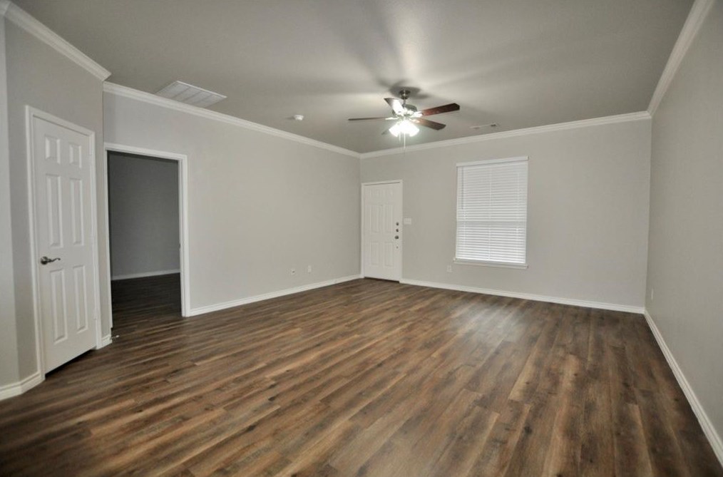1105 Newcastle Dr, Weatherford, TX 76086