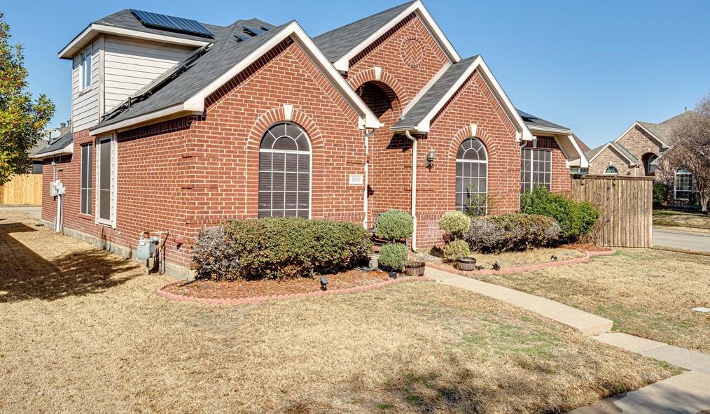 1601 Yellowstone Ave, Lewisville, TX 75077
