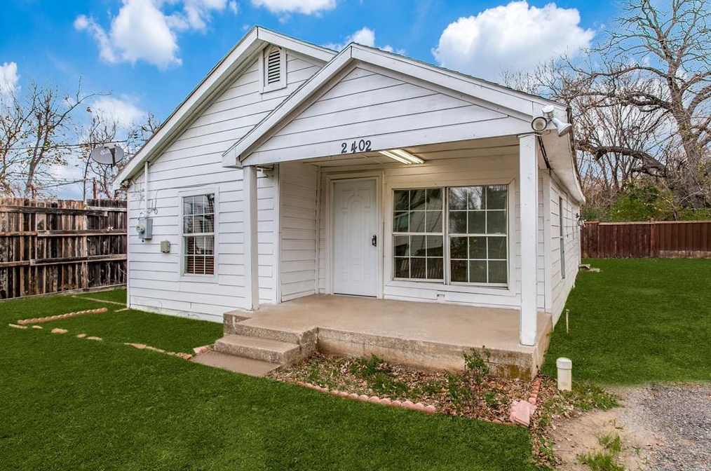 2402 N Winnetka Ave, Dallas, TX 75212