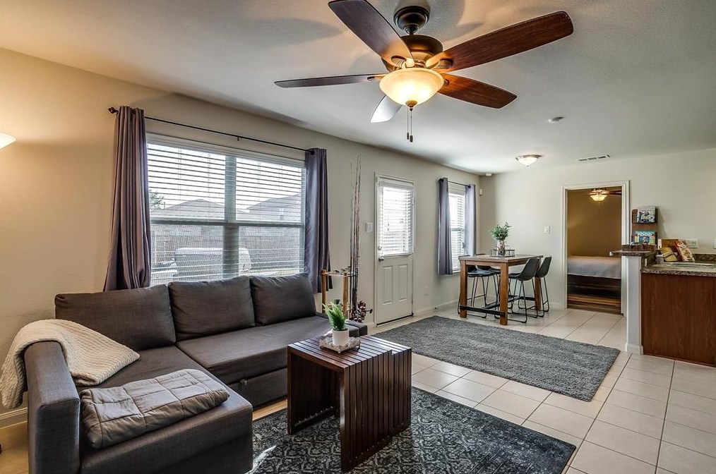 605 Hidden Dale Dr, Fort Worth, TX 76140