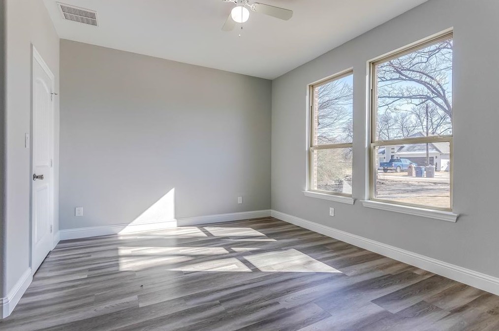 1935 Muncie Ave, Dallas TX  75212-5126 exterior