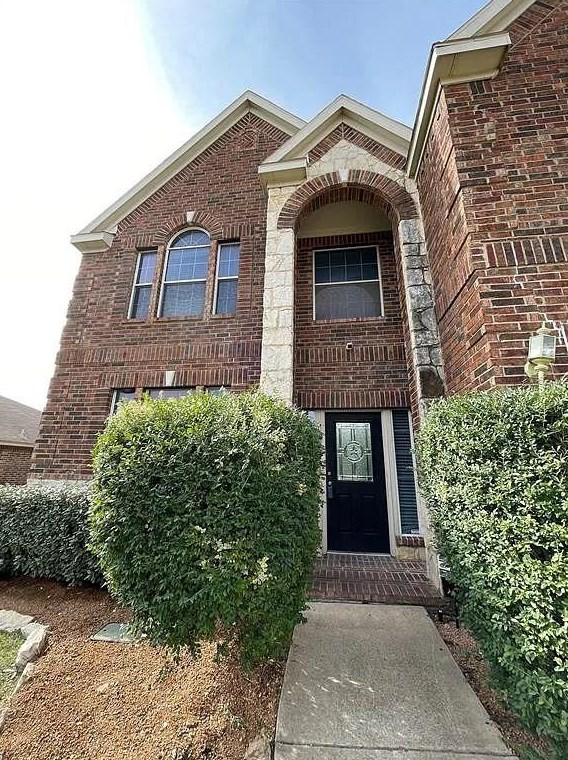 917 Sycamore St, Burleson, TX 76028