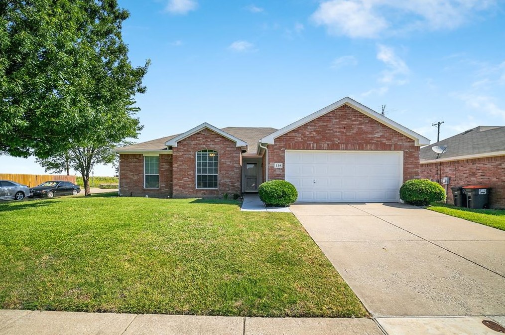 228 Meadow View Ln, Anna, TX 75409