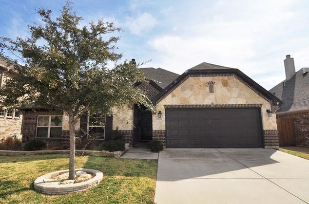 6909 White River Dr, Fort Worth, TX 76179
