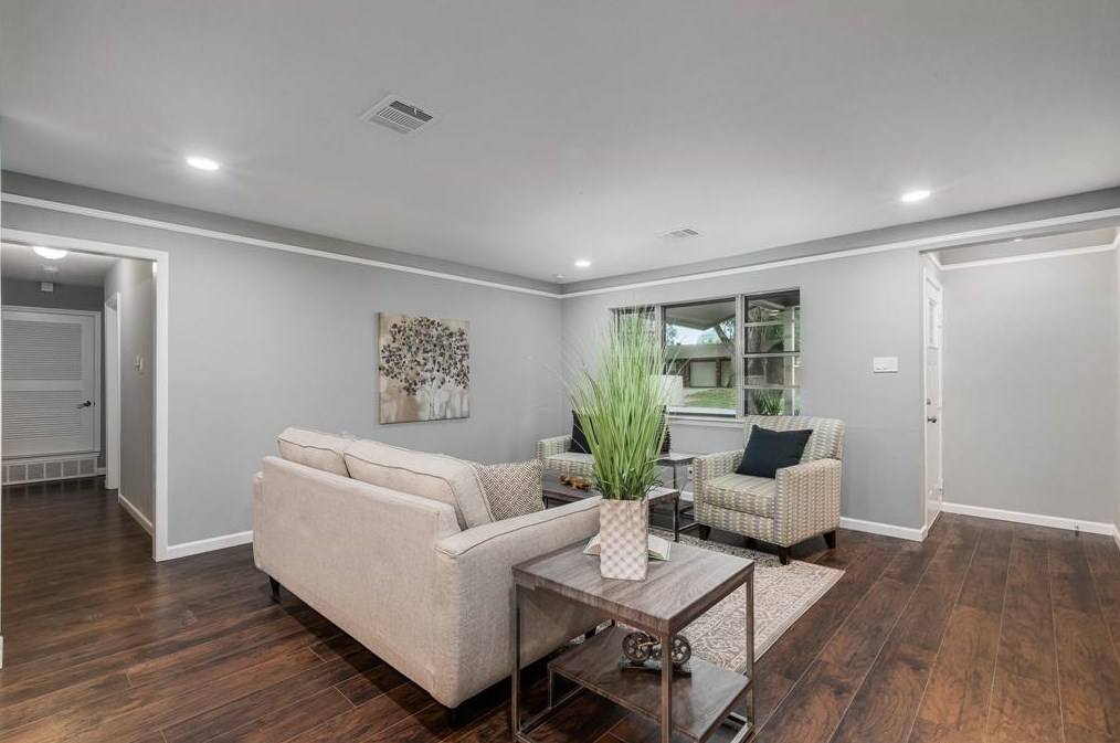 408 Fieldwood Ter, Hurst, TX 76053