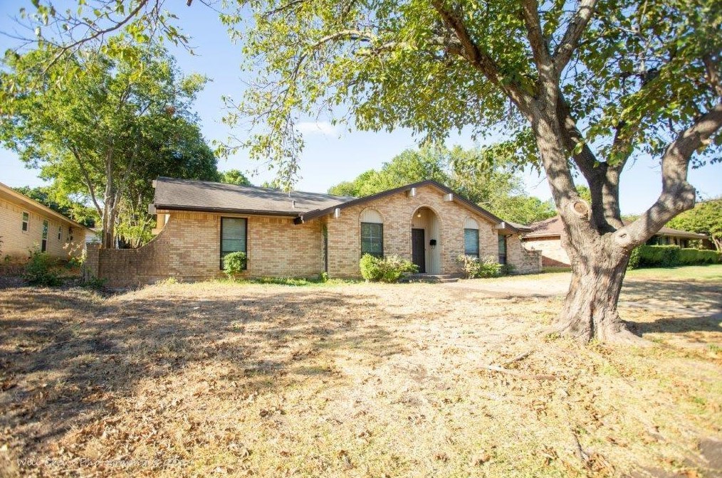 626 Little Creek Dr, Duncanville, TX 75116
