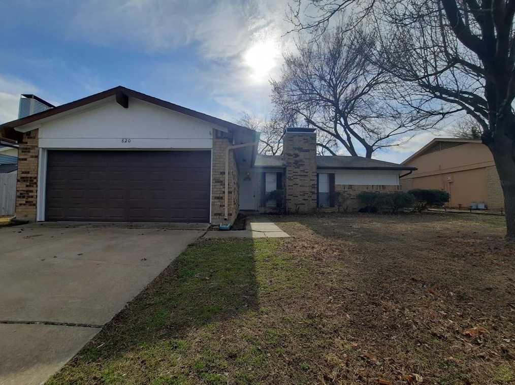 820 Foxwood Pl, Lewisville, TX 75067