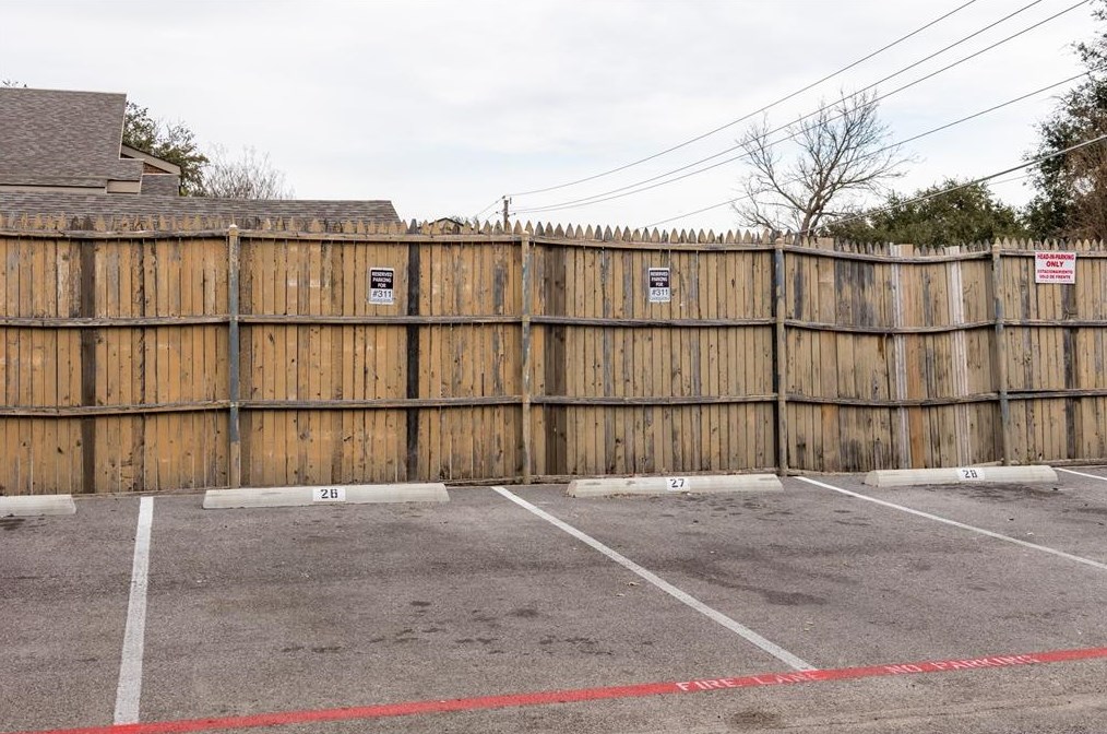 9520 Royal Ln, Dallas TX  75243-7648 exterior