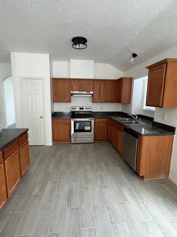 808 Mercy Ln, Irving, TX 75061