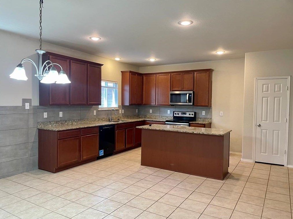 2328 Gelbray Pl, Fort Worth, TX 76131