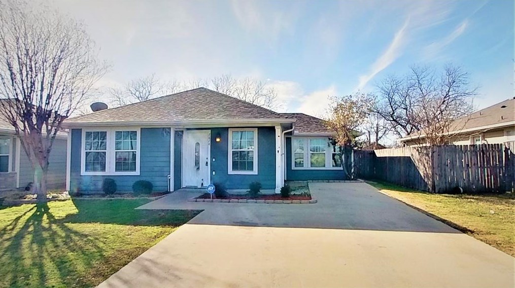 1614 S Montgomery St, Sherman, TX 75090
