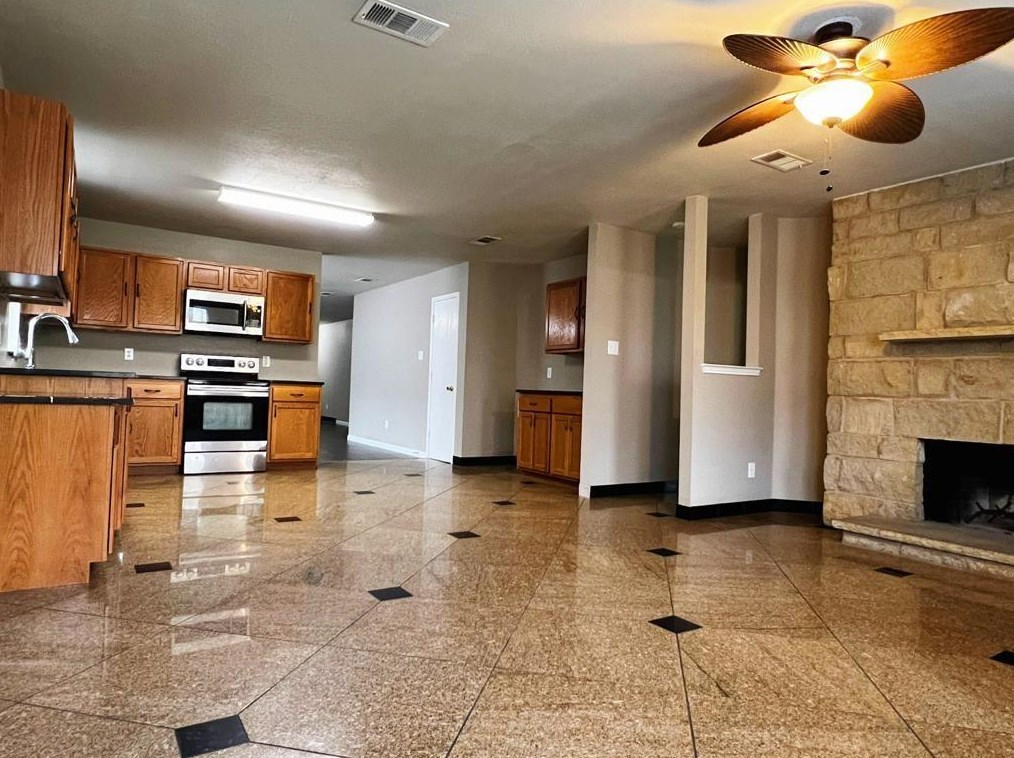 5204 Bedfordshire Dr, Fort Worth, TX 76135