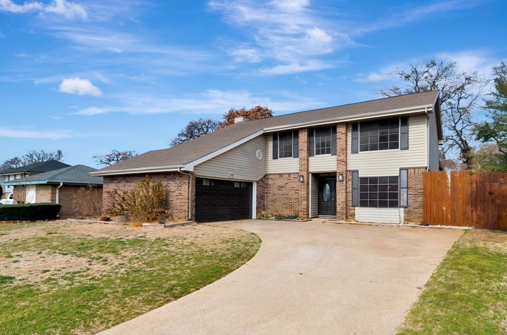 105 Springridge Ln, Euless, TX 76039