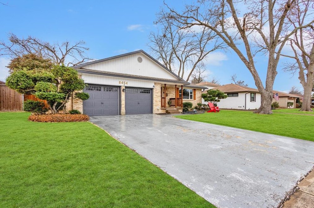 8454 Sweetwater Dr, Dallas, TX 75228-5844