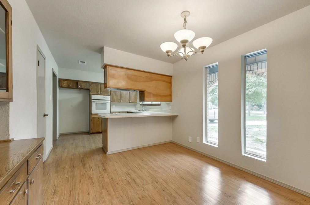 108 San Jacinto St, Waxahachie, TX 75165