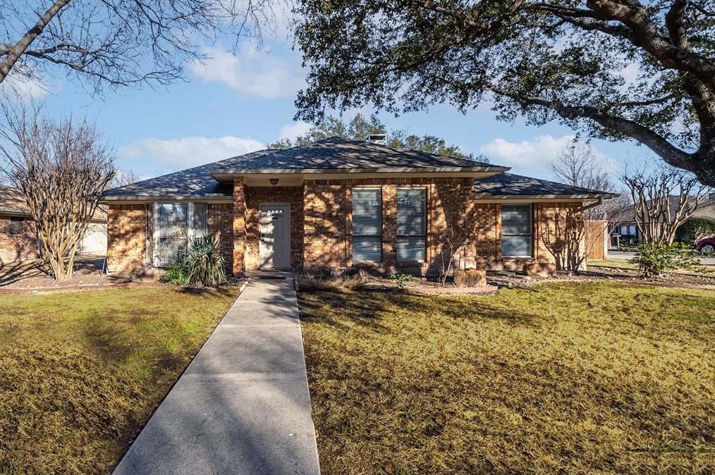 156 Simmons Dr, Coppell, TX 75019