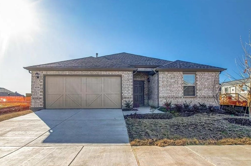 6218 Heron Dr, Aubrey, TX 76227