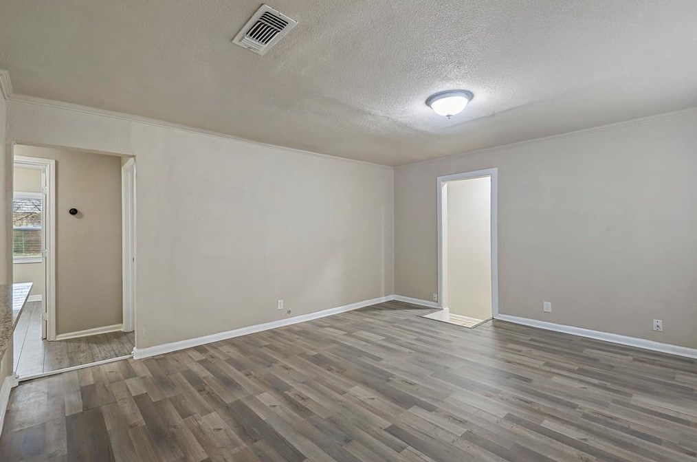 2617 W Bewick St, Fort Worth, TX 76109