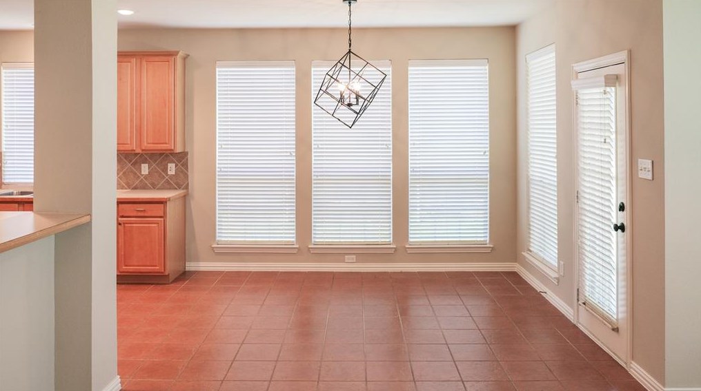2100 Hodges Pl, Midlothian, TX 76063
