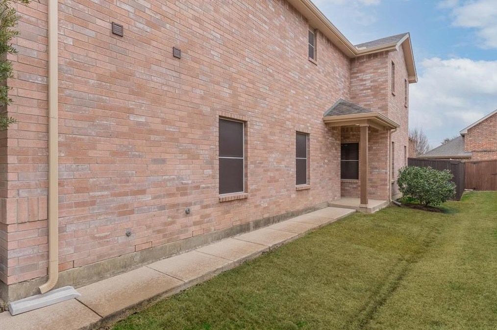 5913 Stone Mountain Rd, Frisco, TX 75056