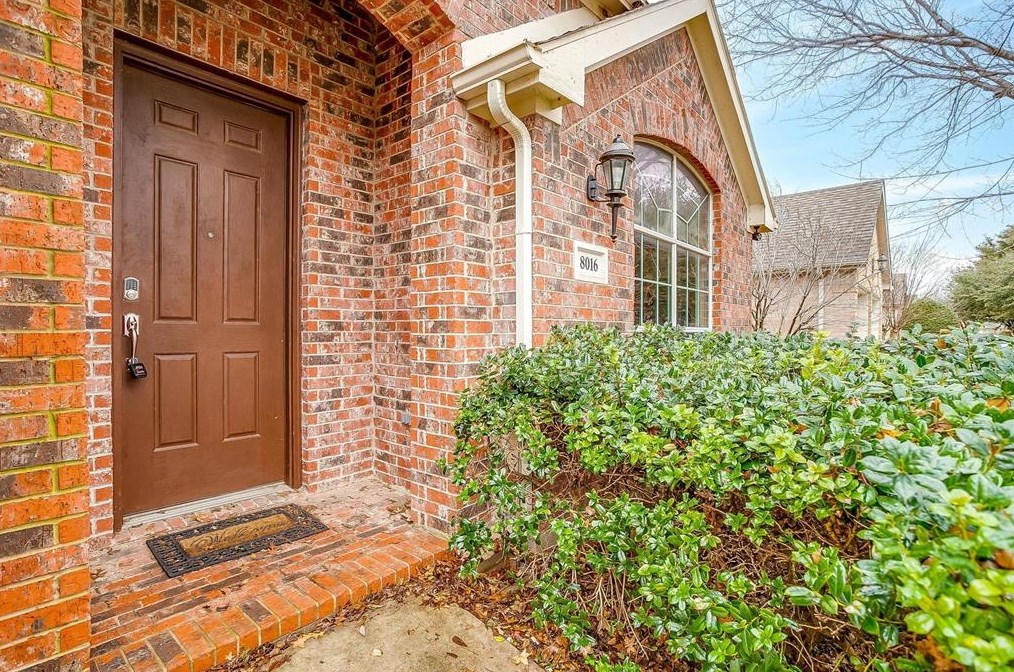 8016 Pretoria Pl, Fort Worth, TX 76123