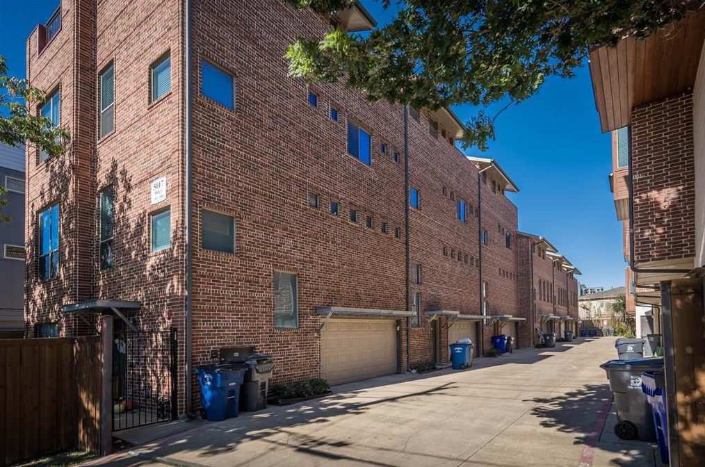 5017 Manett St #203, Dallas, TX 75206