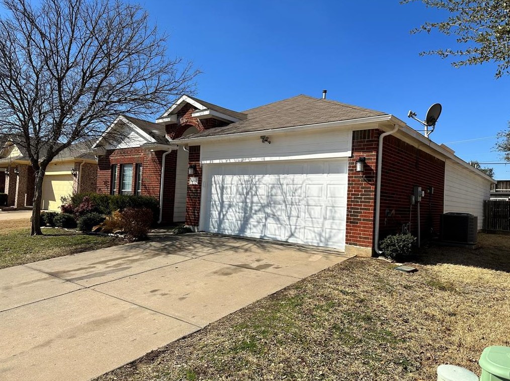 1212 Redcloud Dr, Fort Worth, TX 76120
