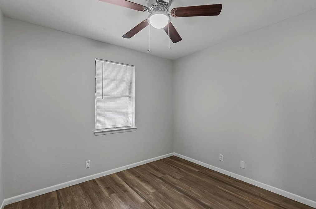561 Nw Newton Dr, Burleson, TX 76028
