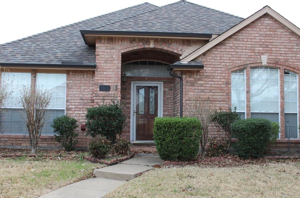 1616 Blackstone Dr, Carrollton, TX 75007