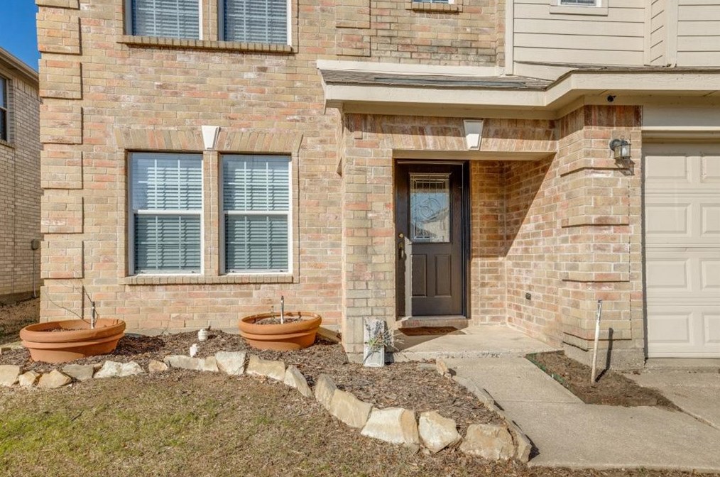 5423 Maverick Dr, Grand Prairie, TX 75052