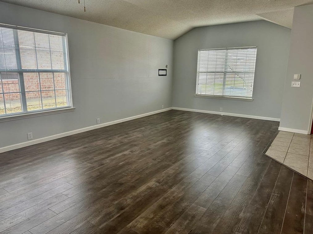 105 Creekview Dr, St Paul, TX 75098