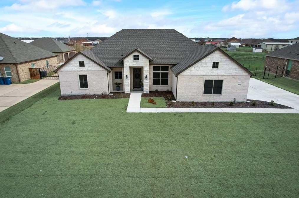 609 Meadowlark Ln, Nevada, TX 75173