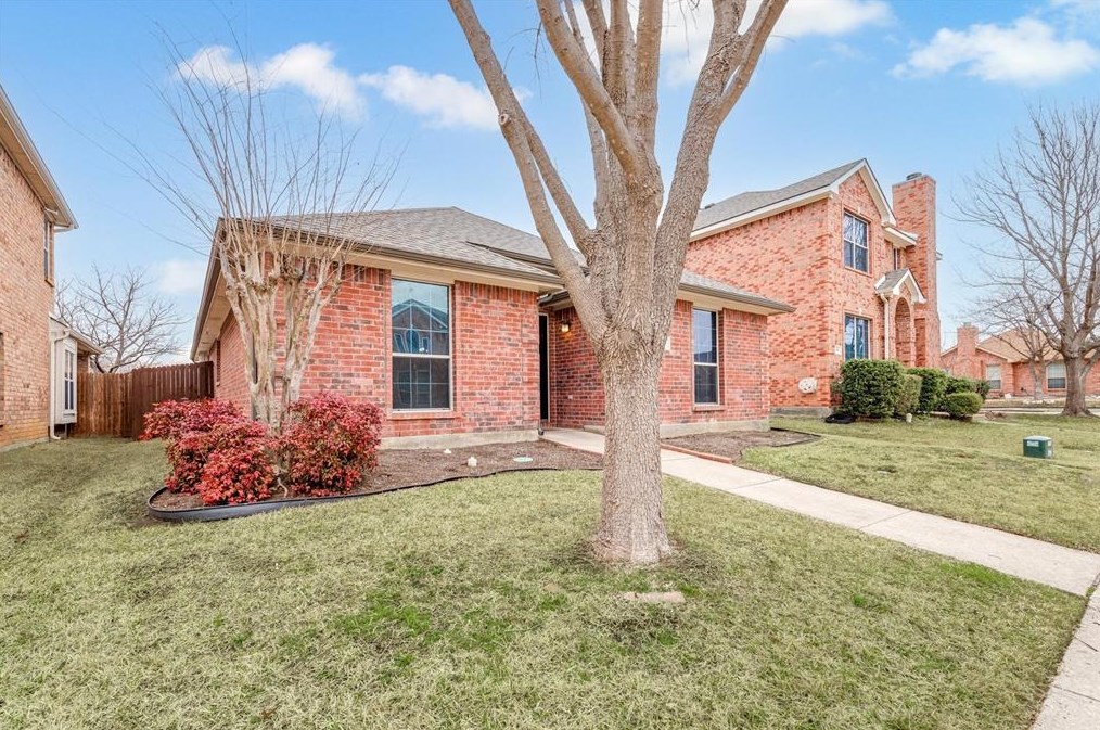 620 Gentry Ln, Lewisville, TX 75028