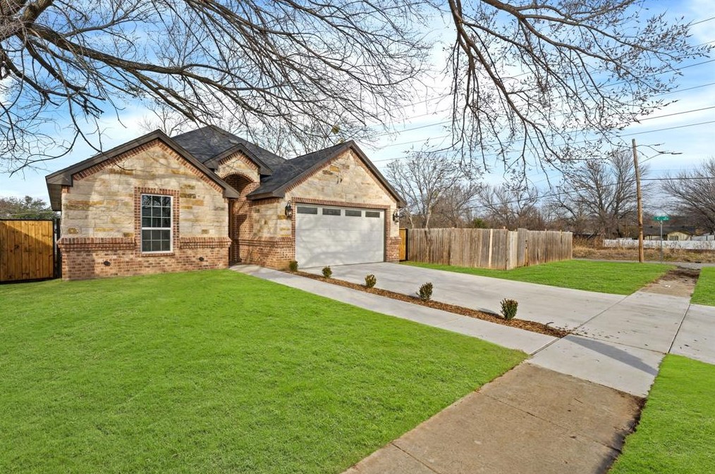 1004 S Sargent St, Fort Worth, TX 76105