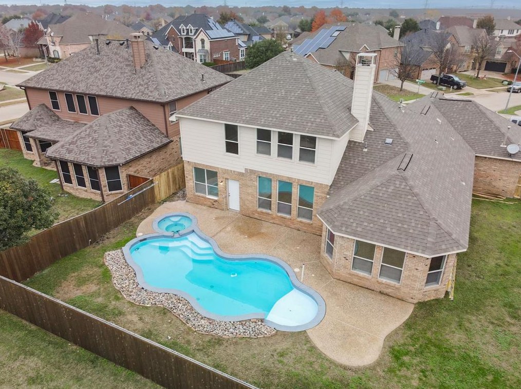 5739 Appalossa Dr, Grand Prairie TX  75052-2523 exterior