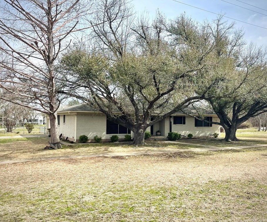 300 Church St, Lone Oak, TX 75453-9020
