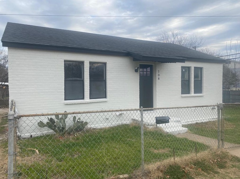 108 30th St, Fort Worth, TX 76106