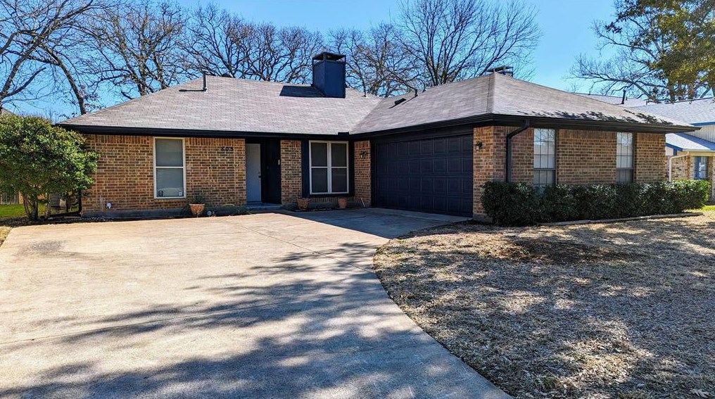 805 Dickey Dr, Euless, TX 76040
