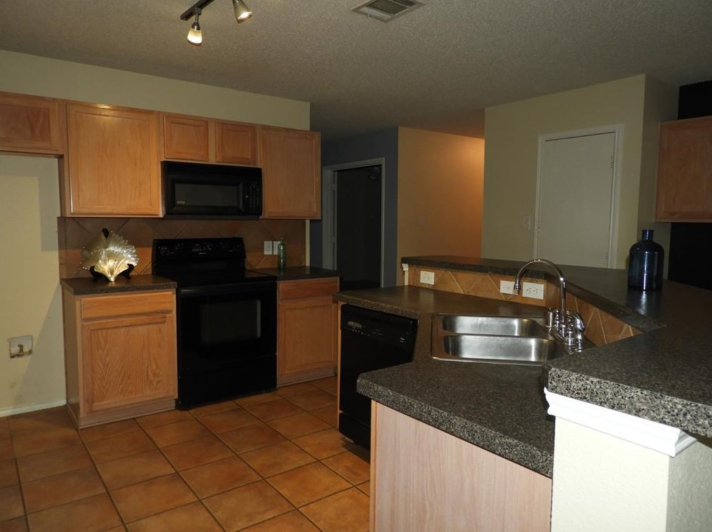 9521 George Bush Dr, Mckinney TX  75070-5806 exterior