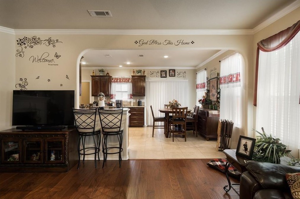 708 Middleglen Ct, Haslet, TX 76052