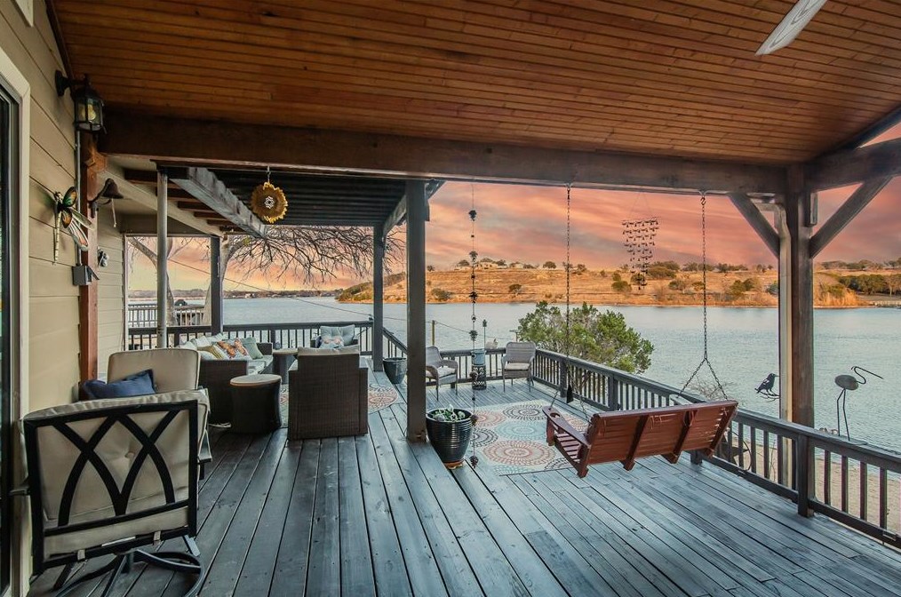 2801 Creek Dr, Granbury, TX 76048