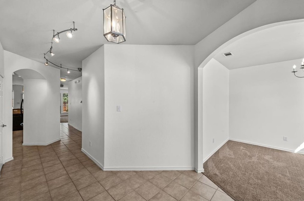 6313 Melanie Dr, Fort Worth, TX 76131