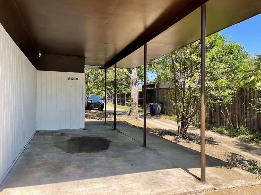 6627 Mockingbird Ln, Dallas TX 75209-5210 exterior