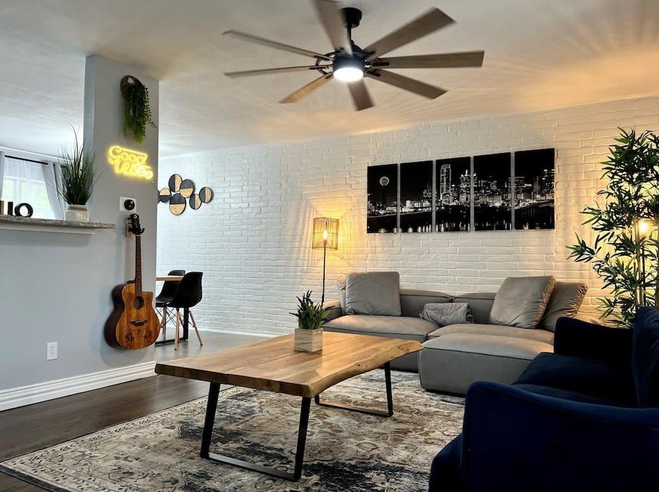 6627 Mockingbird Ln, Dallas TX 75209-5210 exterior