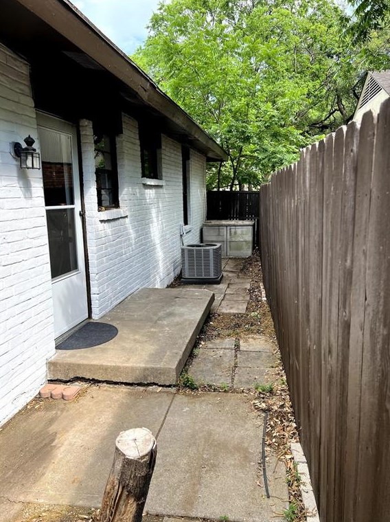 6627 Mockingbird Ln, Dallas TX 75209-5210 exterior