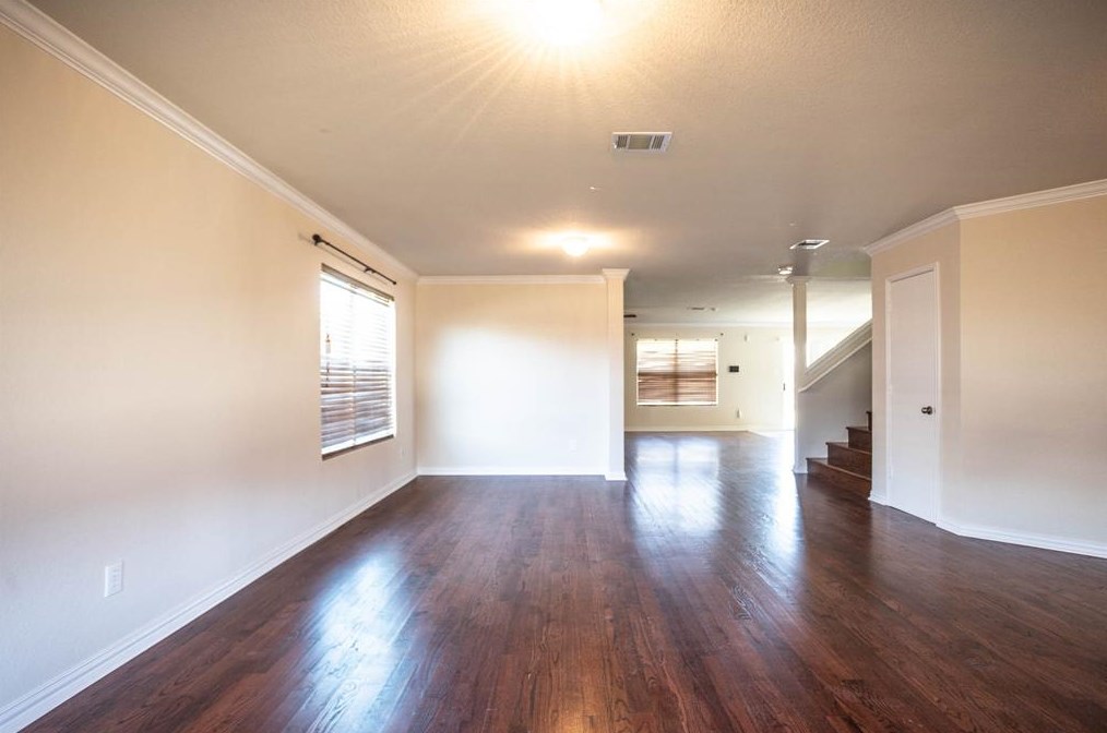 817 Green Heath Ave, Fort Worth, TX 76120